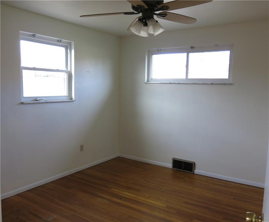 914 Lindsay Road Carnegie, PA 15106 - Photo 9 of 12 Front Corner Bedroom
