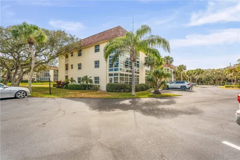 $299,900 | 5400 Highway A1a, Unit D31, Vero Beach, FL 32963