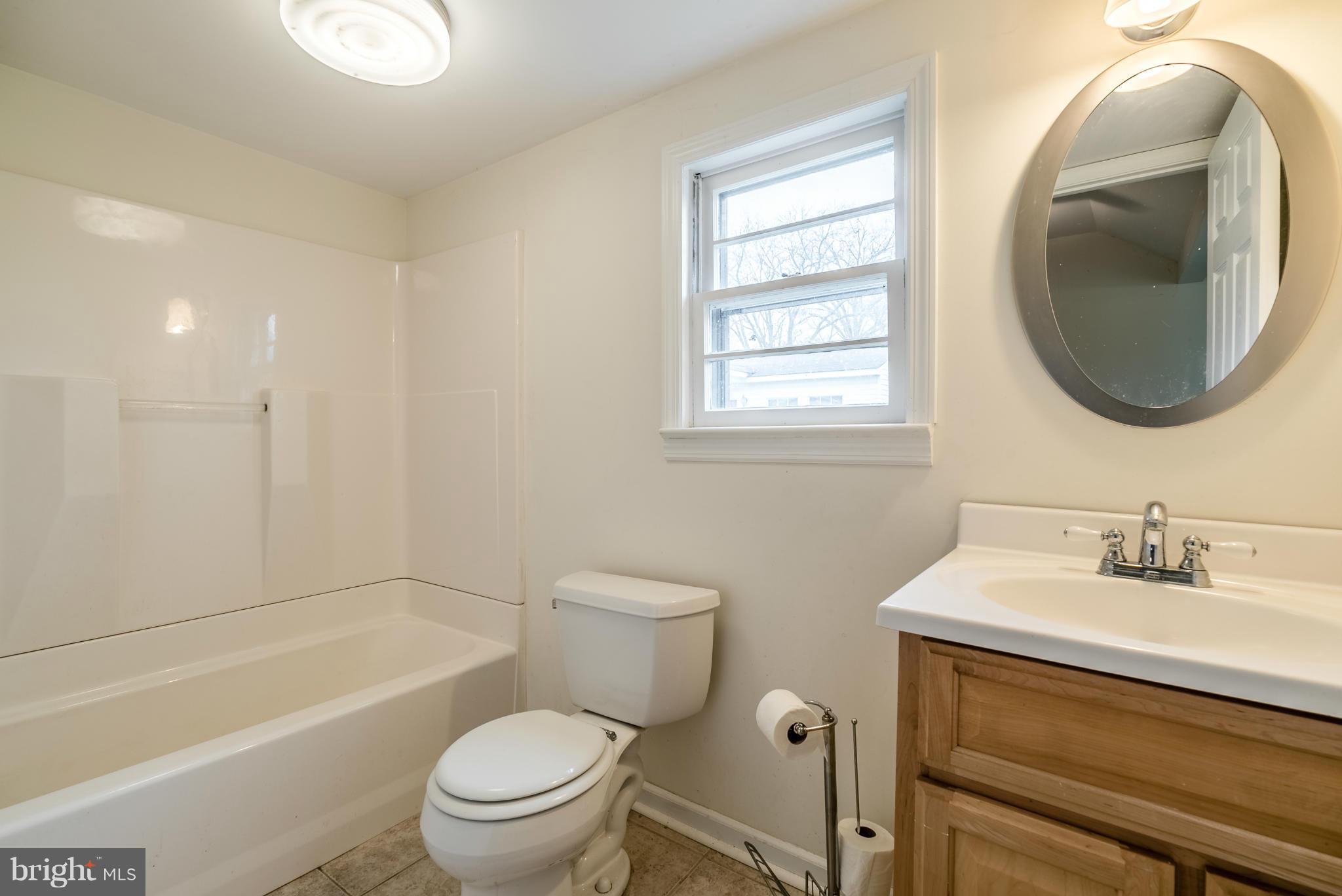 8258 Kines Road Warrenton, VA 20187 - Photo 14 of 26 Bath