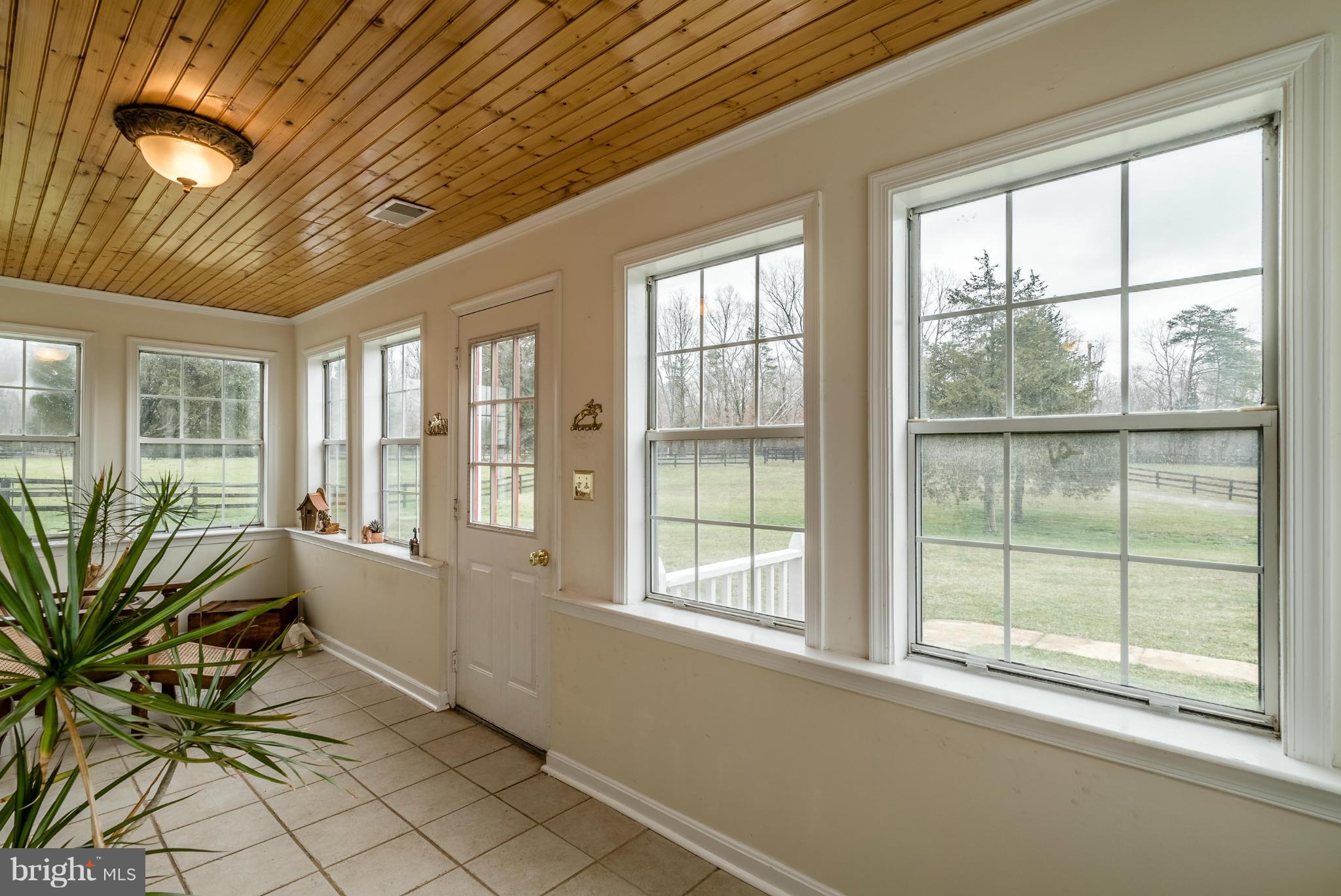 8258 Kines Road Warrenton, VA 20187 - Photo 4 of 26 Interior (General)
