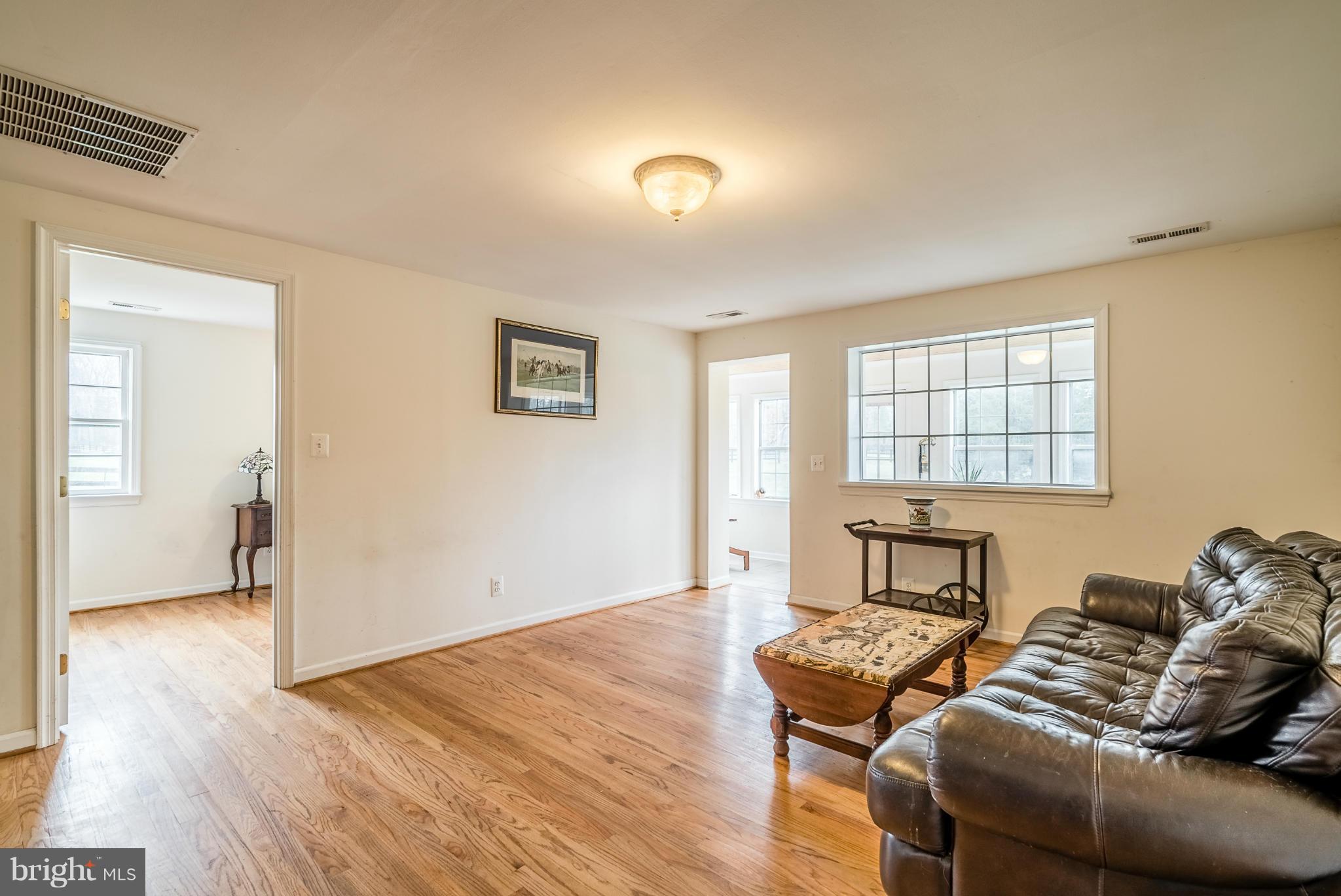 8258 Kines Road Warrenton, VA 20187 - Photo 5 of 26 Living Room