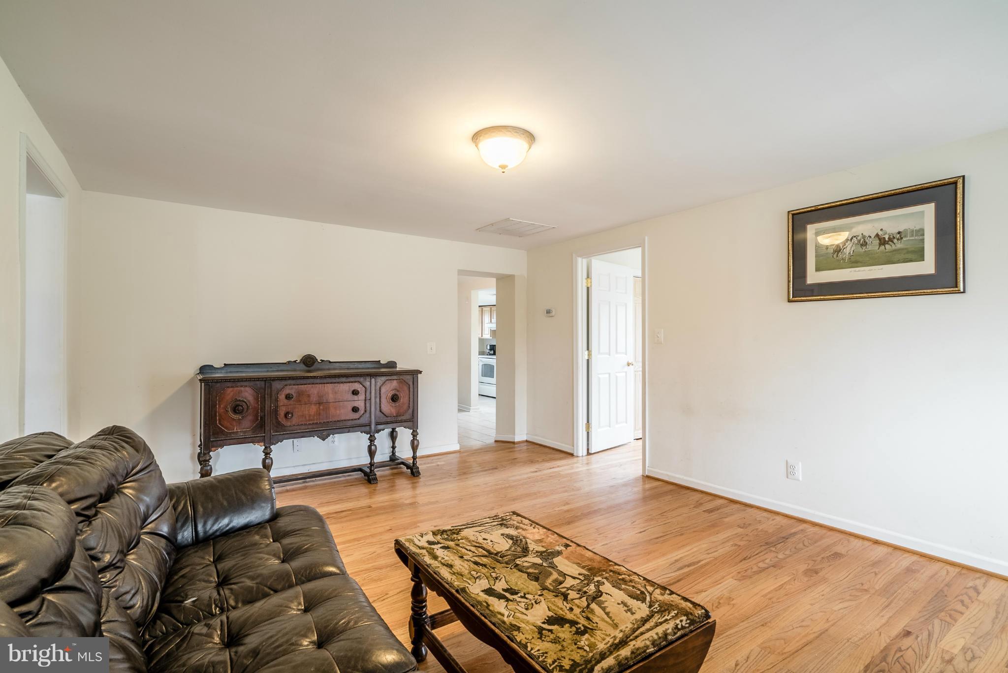 8258 Kines Road Warrenton, VA 20187 - Photo 6 of 26 Living Room
