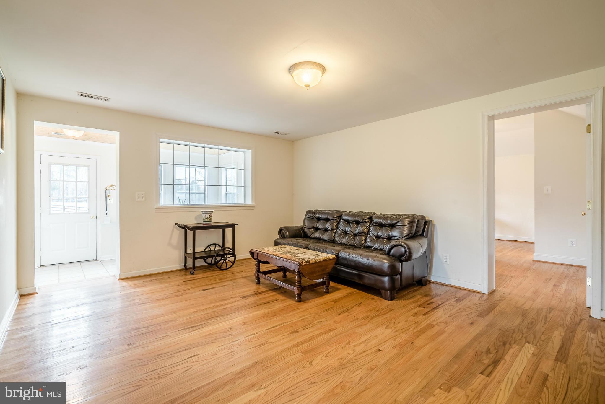 8258 Kines Road Warrenton, VA 20187 - Photo 7 of 26 Living Room