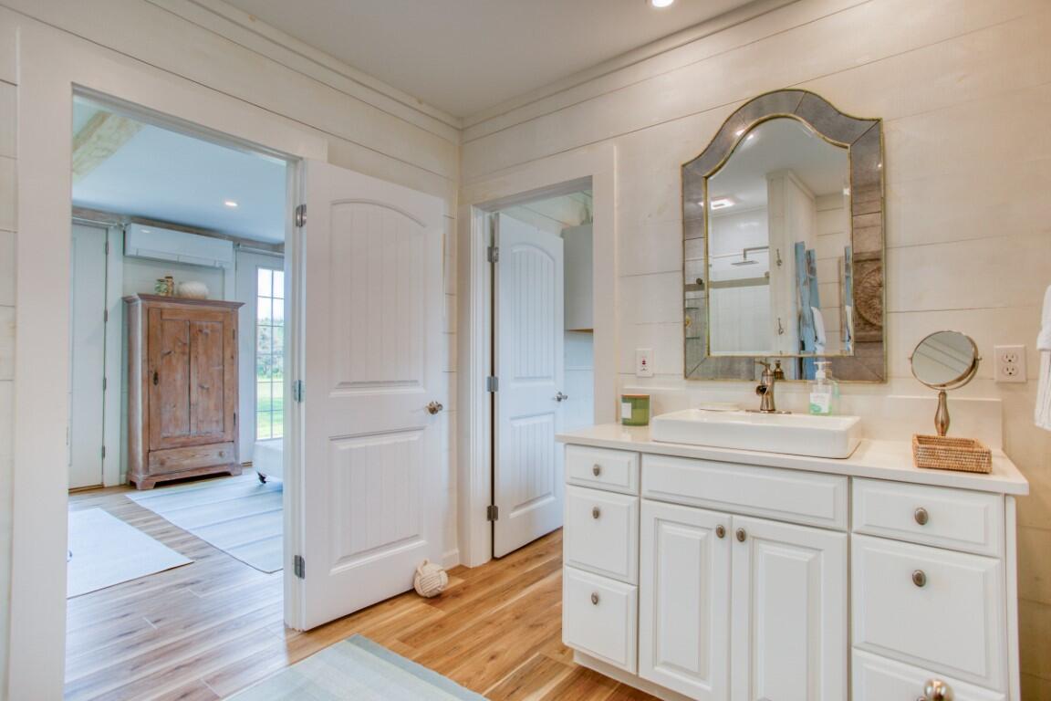 32 Murray Hill Road Boothbay, ME 04544 - Photo 30 of 53 26. CarriageHouse-6427