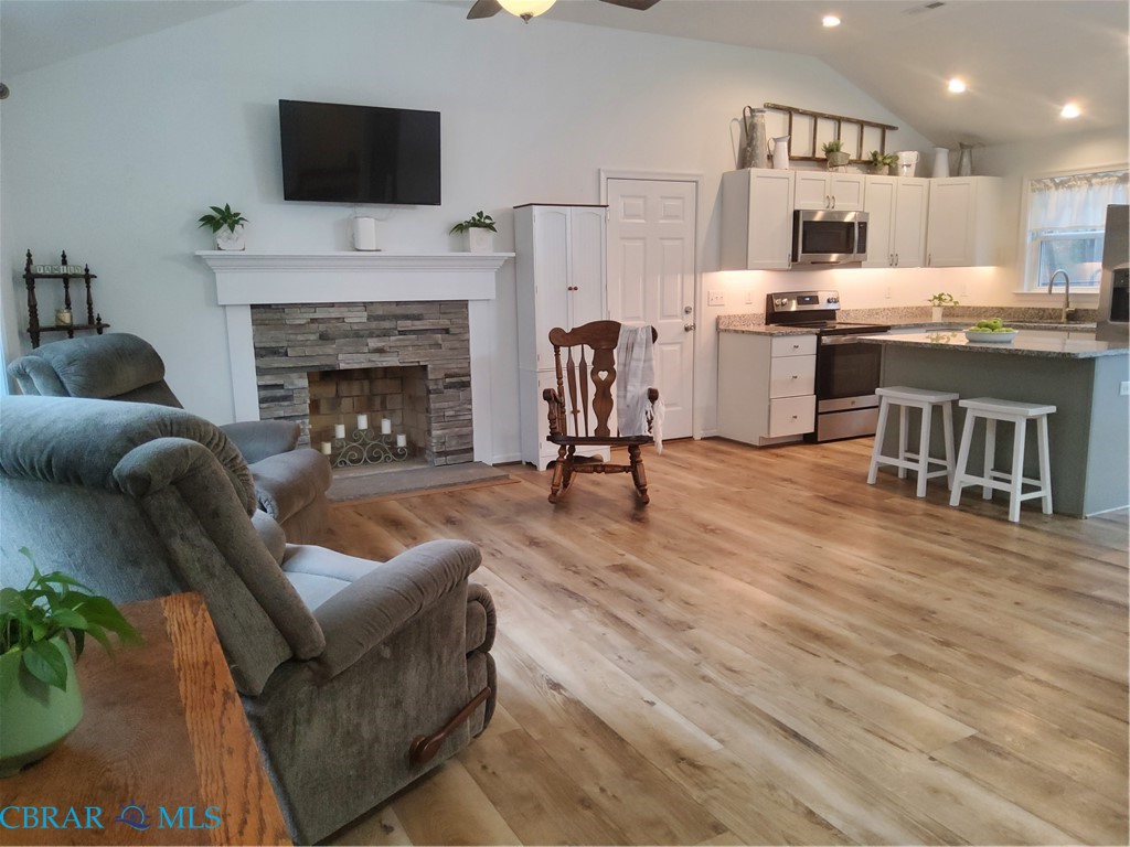 8428 Robins Neck Road Gloucester, VA 23061 - Photo 4 of 25