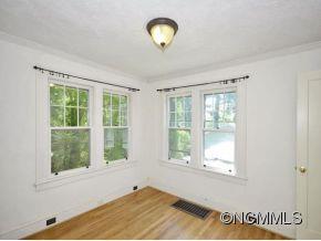 11 Pineview Road Asheville, NC 28804 - Photo 10 of 14 Gallery Image 10