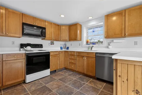 $3,500,000 | 68 Rossini Road, Westerly, RI 02891