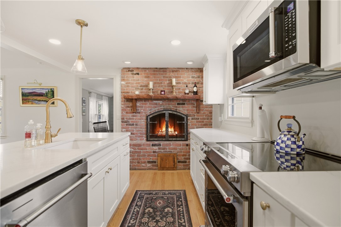 23 Hanson Road Barrington, RI 02806 - Photo 11 of 50 Gallery Image 11
