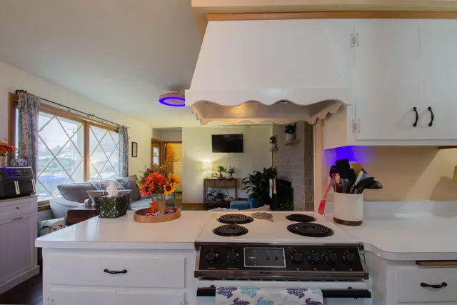 $299,900 | 2 Riverdale Circle, Watertown, WI 53094