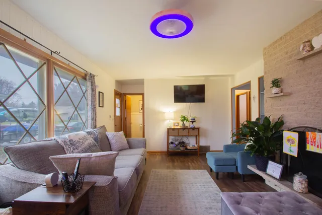 $299,900 | 2 Riverdale Circle, Watertown, WI 53094