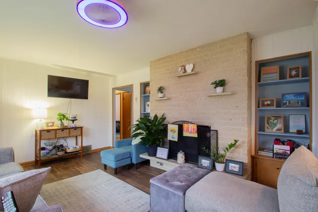 $299,900 | 2 Riverdale Circle, Watertown, WI 53094