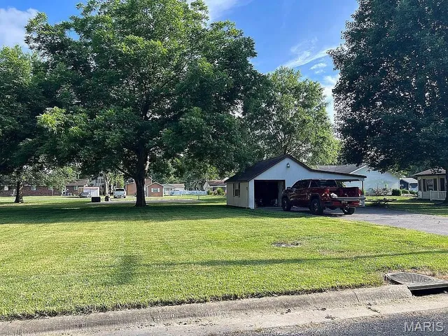 $299,000 | 290 North Elm Street, Breese, IL 62230