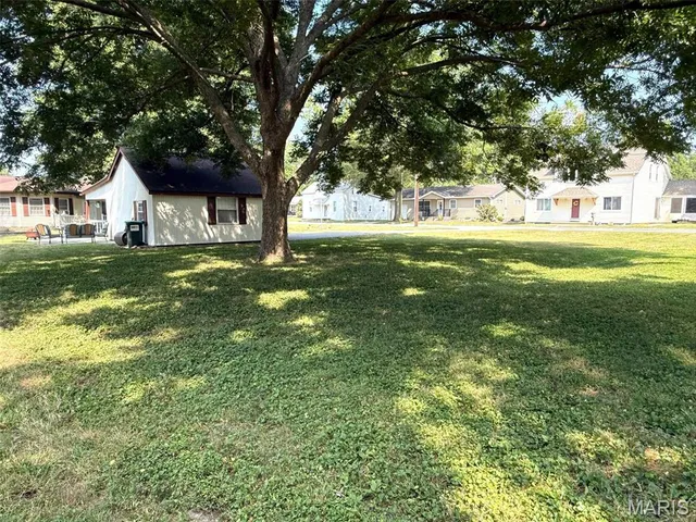 $299,000 | 290 North Elm Street, Breese, IL 62230