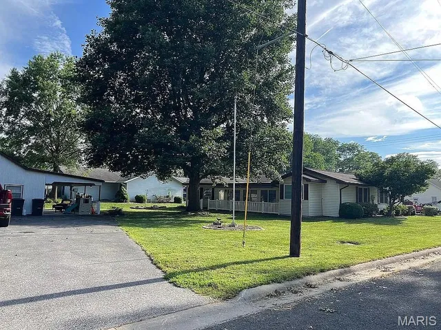 $299,000 | 290 North Elm Street, Breese, IL 62230