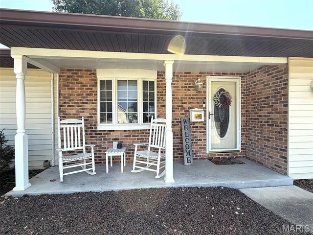 $299,000 | 290 North Elm Street, Breese, IL 62230