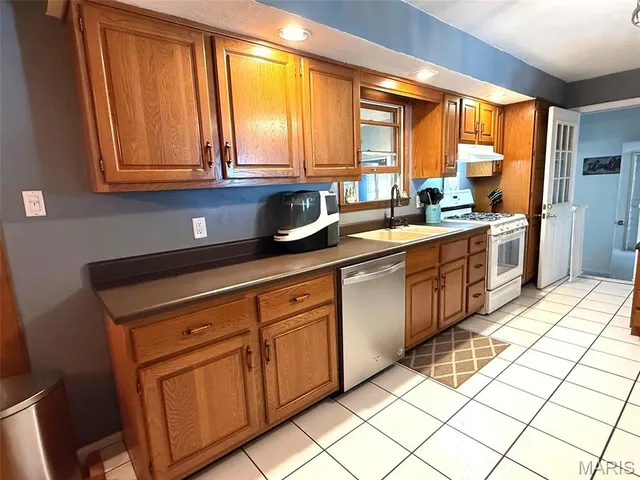 $299,000 | 290 North Elm Street, Breese, IL 62230