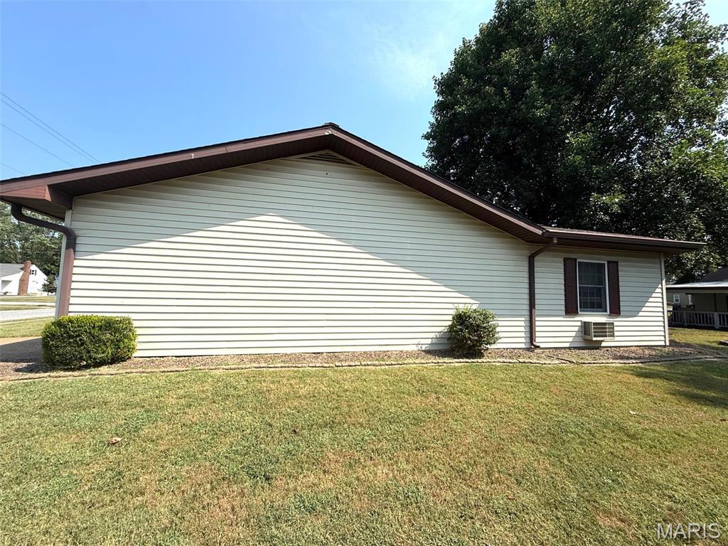 290 North Elm Street Breese, IL 62230 - Photo 4 of 65