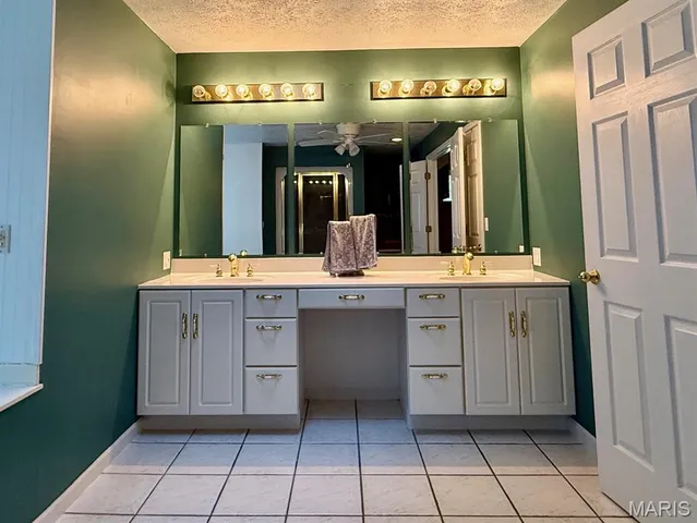 $299,000 | 290 North Elm Street, Breese, IL 62230