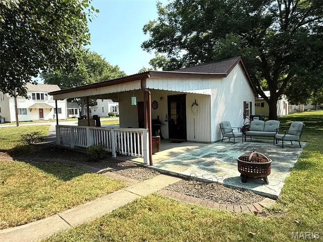 $299,000 | 290 North Elm Street, Breese, IL 62230