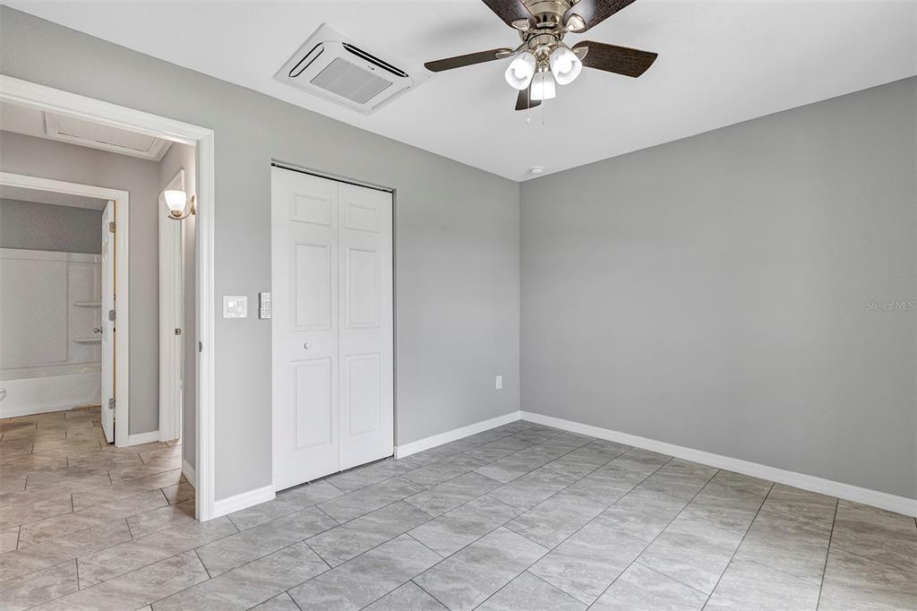 4830 166th Loop Ocala, FL 34473 - Photo 10 of 37 Gallery Image 10