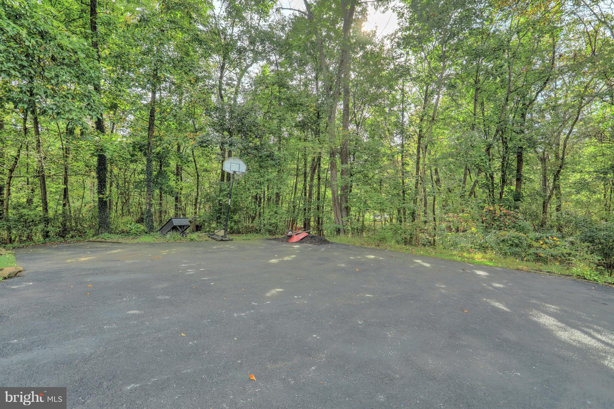 4011 Fox Run Road Dover, PA 17315 - Photo 4 of 38 Gallery Image 4
