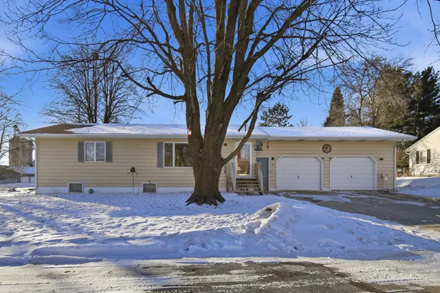 $254,900 | 308 Southeast Oak Street, Brownsdale, MN 55918