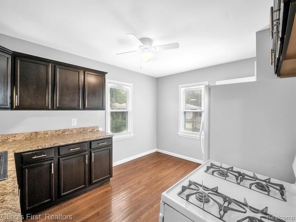 4405 Howe Road Wayne, MI 48184 - Photo 7 of 22
