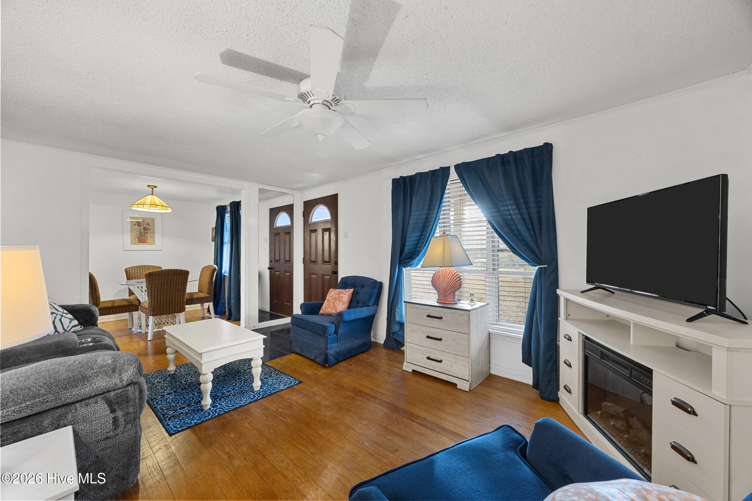 1460 Midway Road Southeast Bolivia, NC 28422 - Photo 11 of 23 11_living room