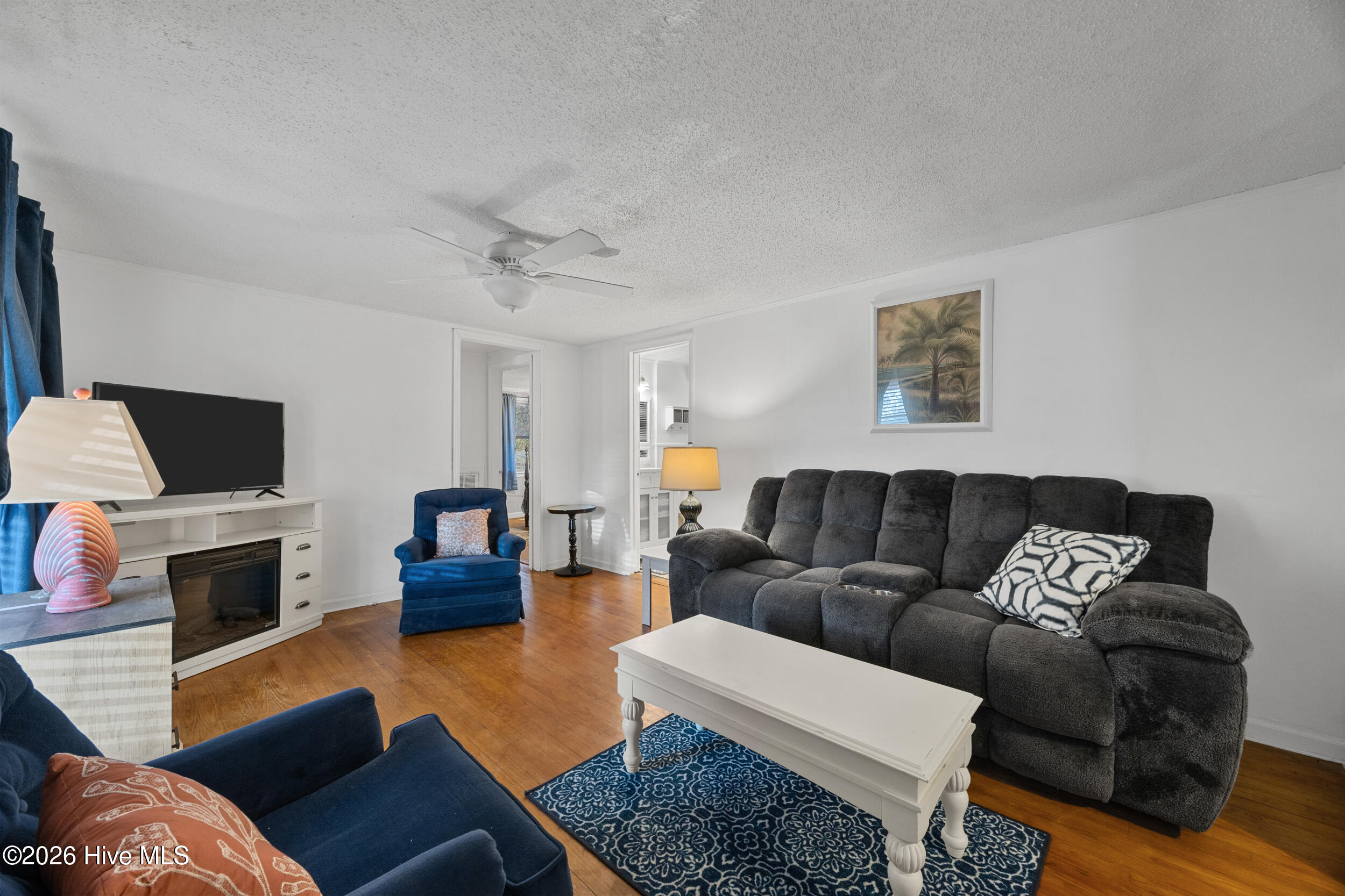 1460 Midway Road Southeast Bolivia, NC 28422 - Photo 9 of 23 9_living room