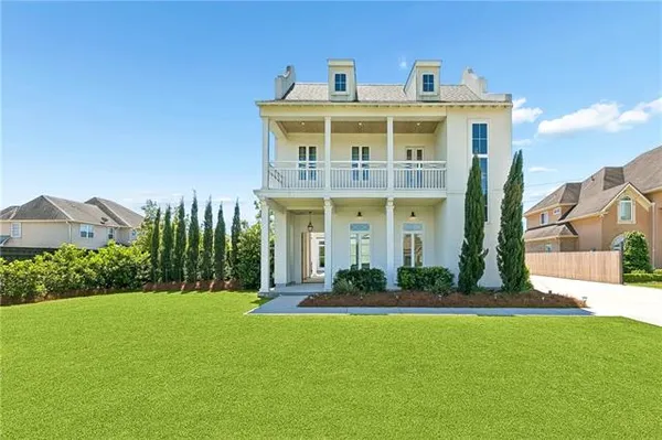 $899,900 | 103 Marigold Court, Belle Chasse, LA 70037