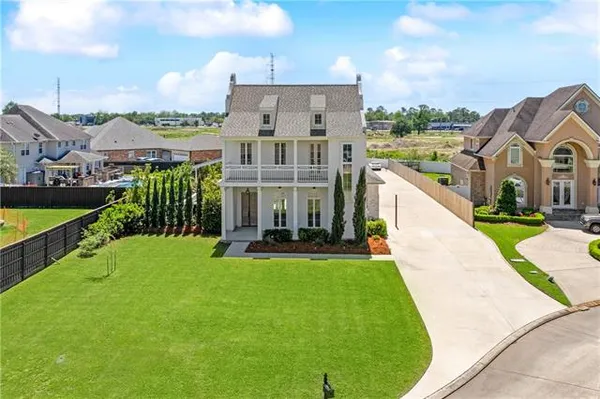 $899,900 | 103 Marigold Court, Belle Chasse, LA 70037