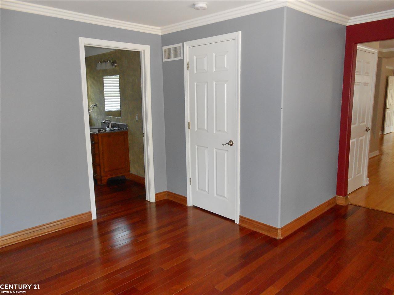 2443 Gerald Avenue Rochester Hills, MI 48307 - Photo 14 of 55