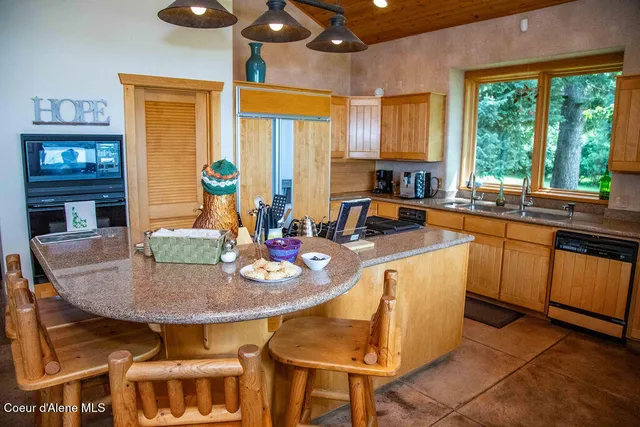 $4,300,000 | 440 Pringle, Hope, ID 83836