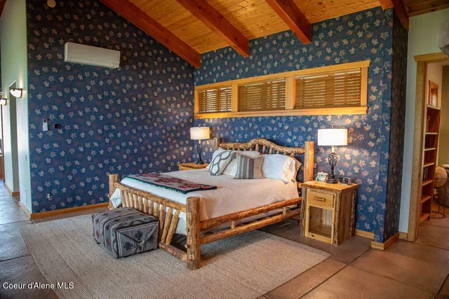 $4,300,000 | 440 Pringle, Hope, ID 83836