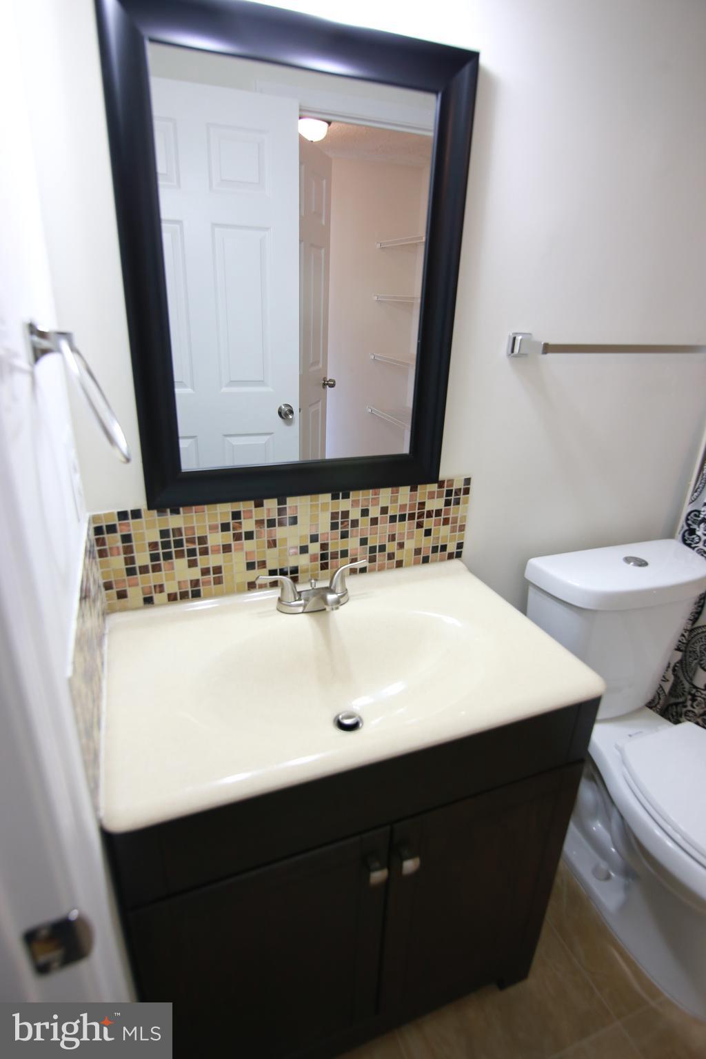 8070 Grandview Court Springfield, VA 22153 - Photo 13 of 24 Bath
