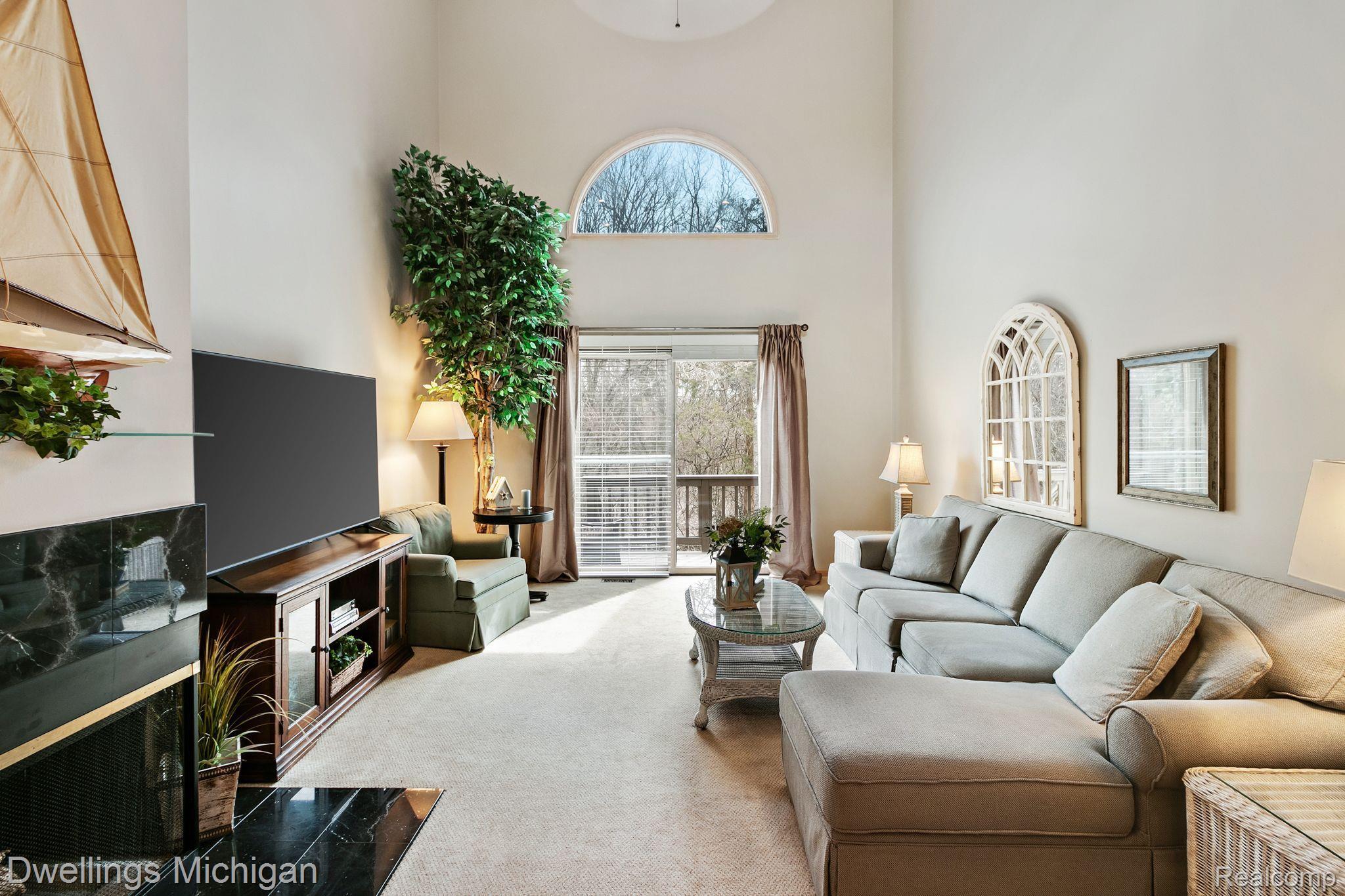 22000 River Ridge Trail Farmington, MI 48335 - Photo 4 of 51 Gallery Image 4