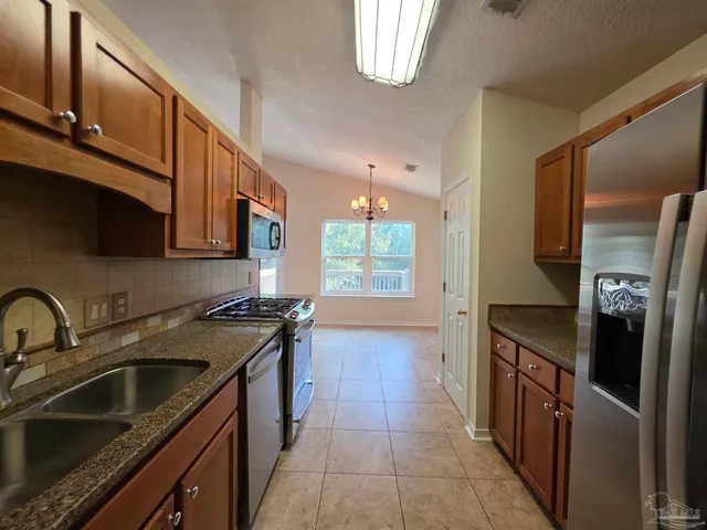 $1,895 | 6204 Pomeral Summit Street, Milton, FL 32570