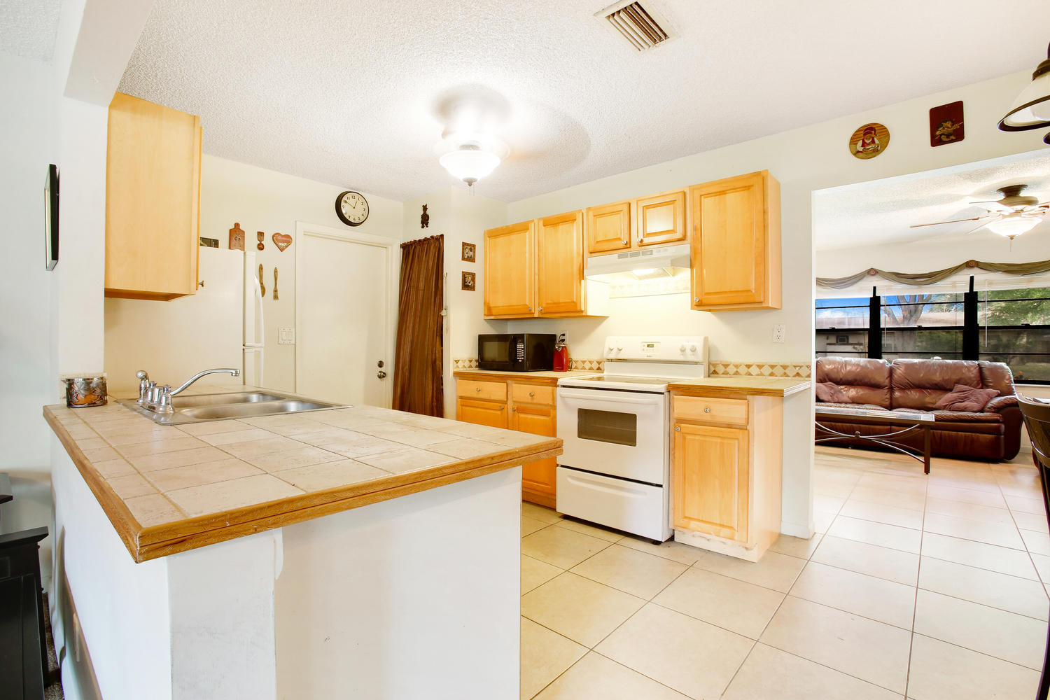 9548 Saddlebrook Drive Boca Raton, FL 33496 - Photo 6 of 20 Kitchen-1500x1000-72dpi