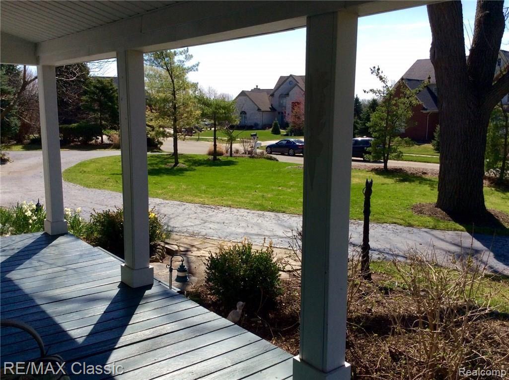 1644 Brewster Road Rochester, MI 48306 - Photo 10 of 50 019a8278f5d5237d3985bfafbb51582250cd0d8bd6.jpg