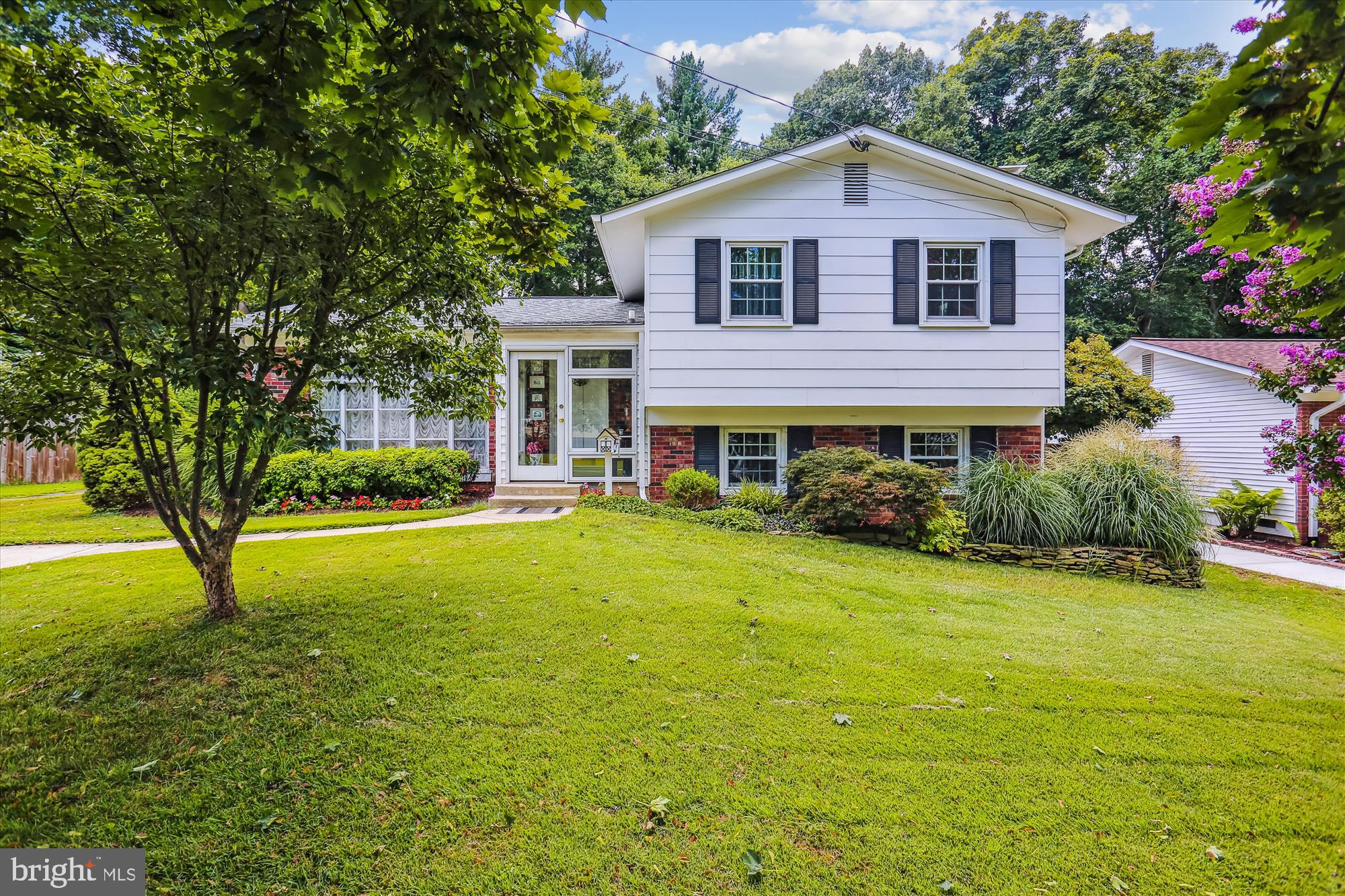 Gorgeous Split Level with inground Pool