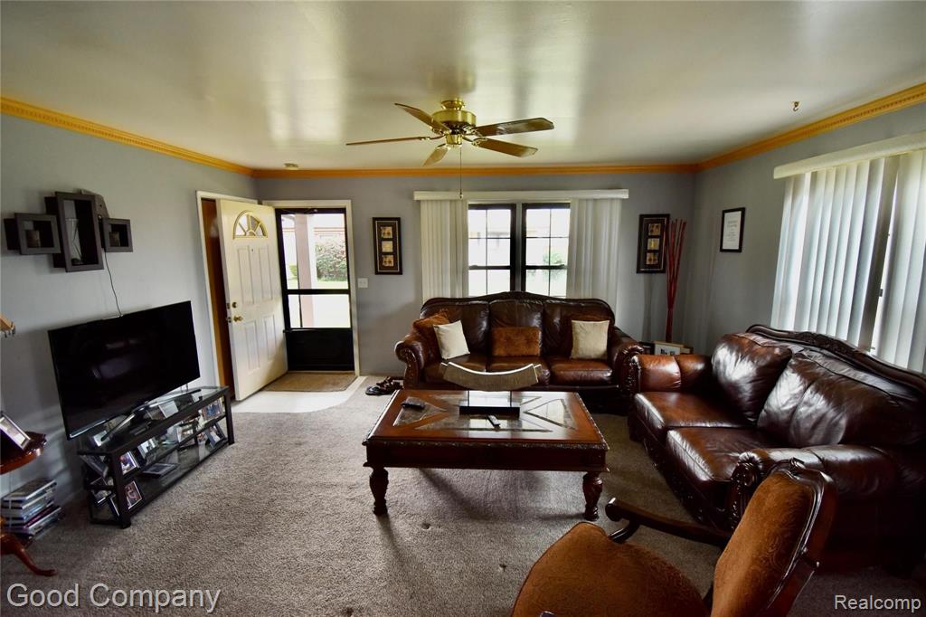 24466 Greenhill Road Warren, MI 48091 - Photo 4 of 18