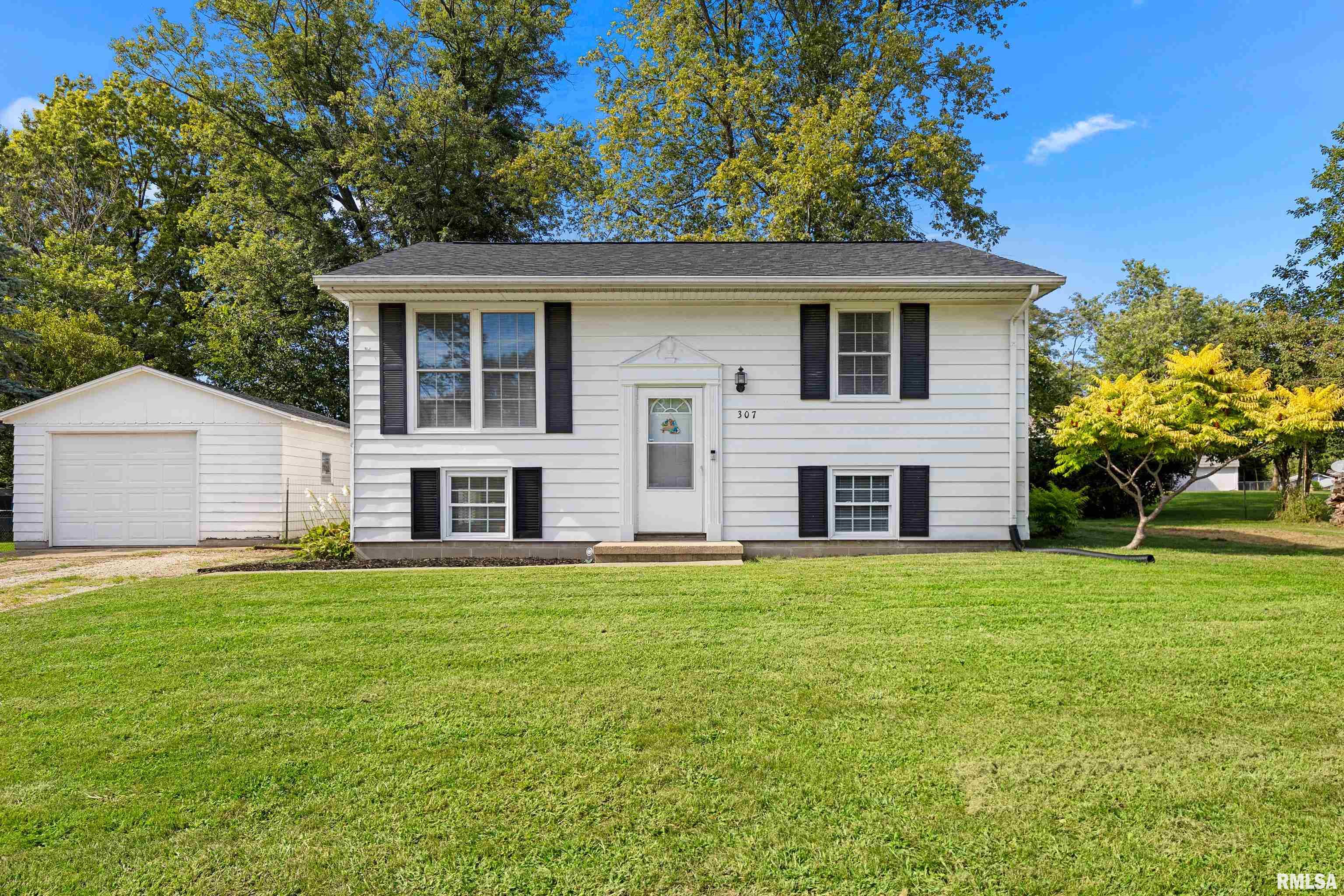 307 East Bittersweet Road Washington, IL 61571 - Photo 1 of 35 Gallery Image 1