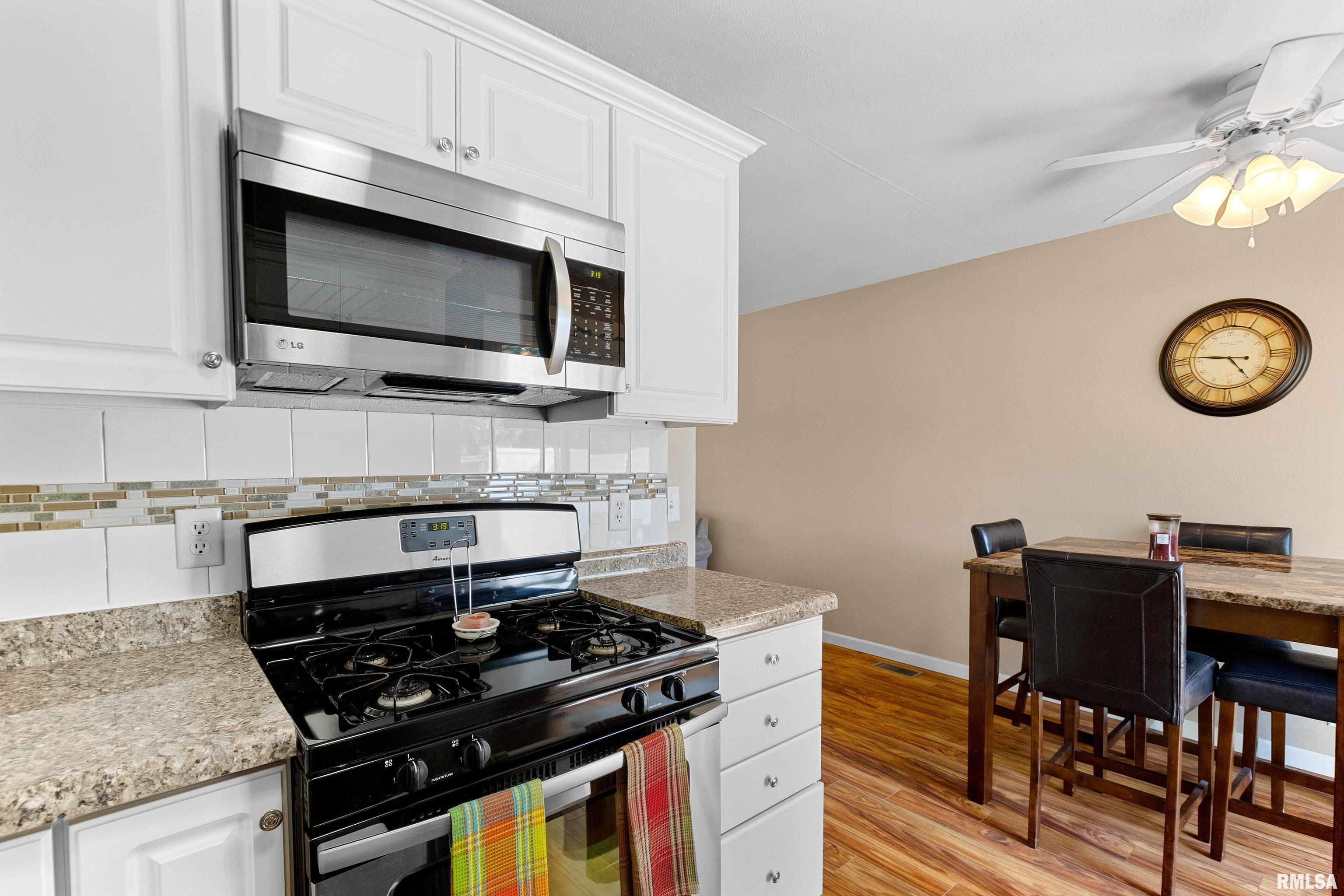 307 East Bittersweet Road Washington, IL 61571 - Photo 11 of 35 Gallery Image 11