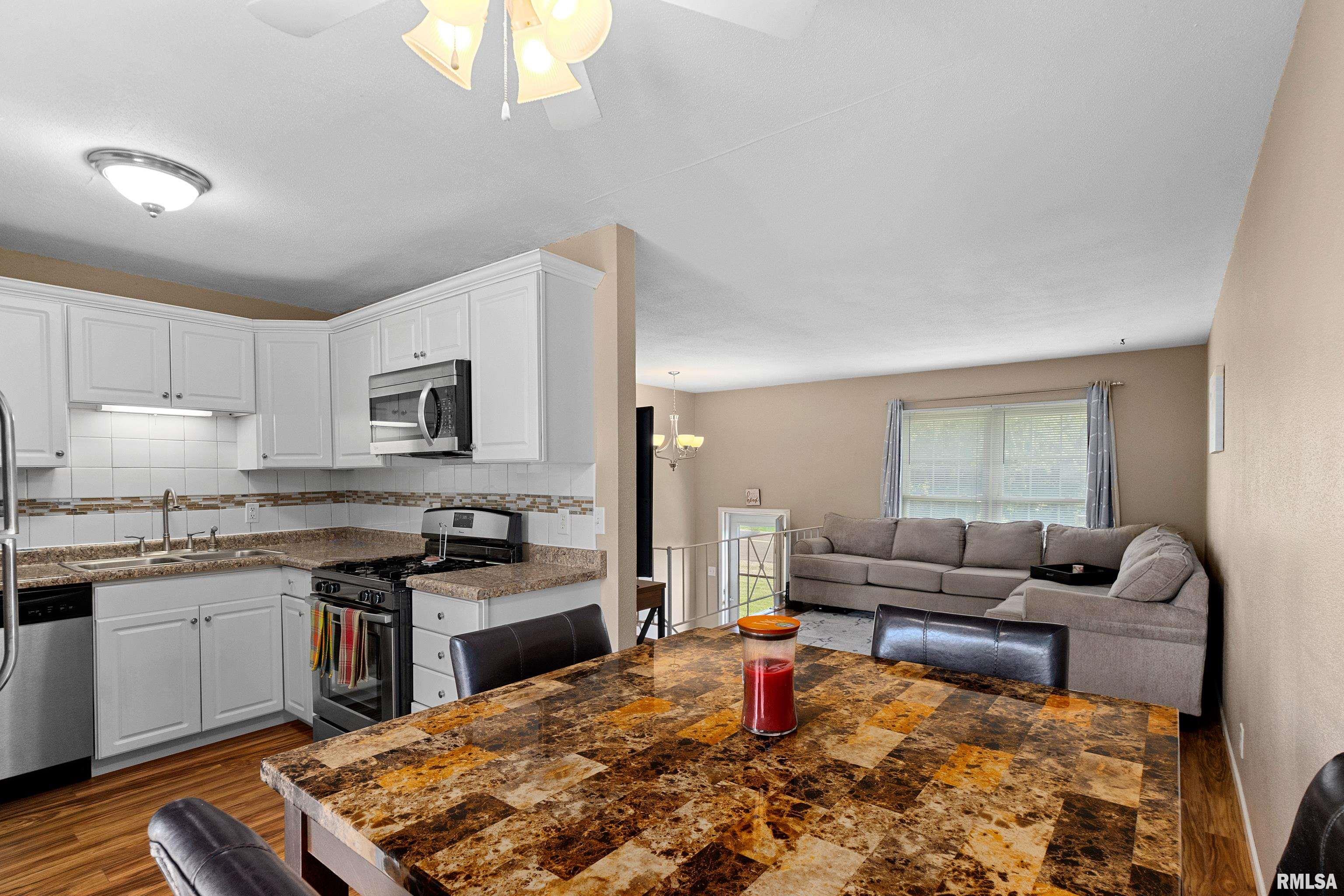 307 East Bittersweet Road Washington, IL 61571 - Photo 18 of 35 Gallery Image 18