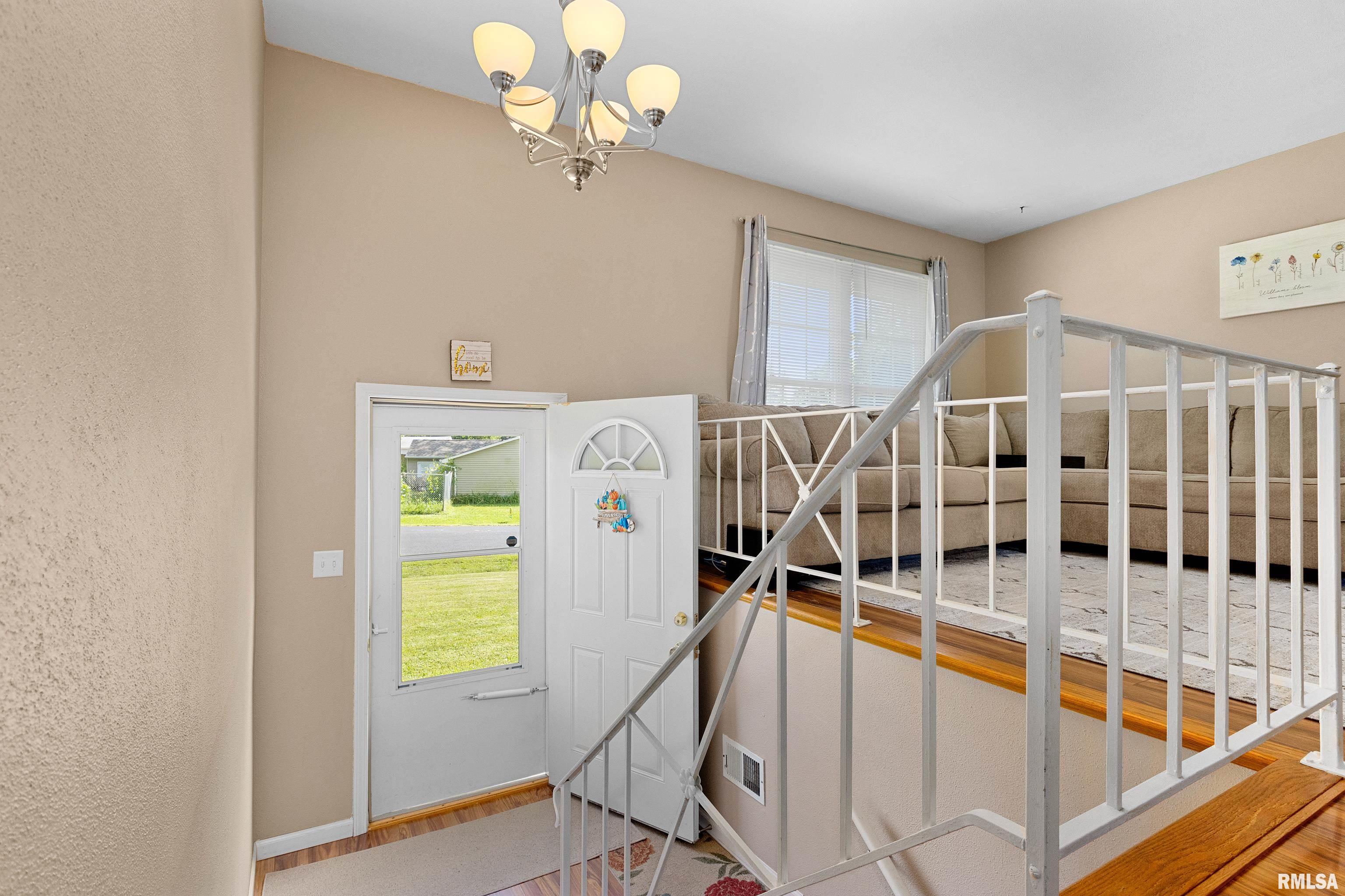 307 East Bittersweet Road Washington, IL 61571 - Photo 6 of 35 Gallery Image 6
