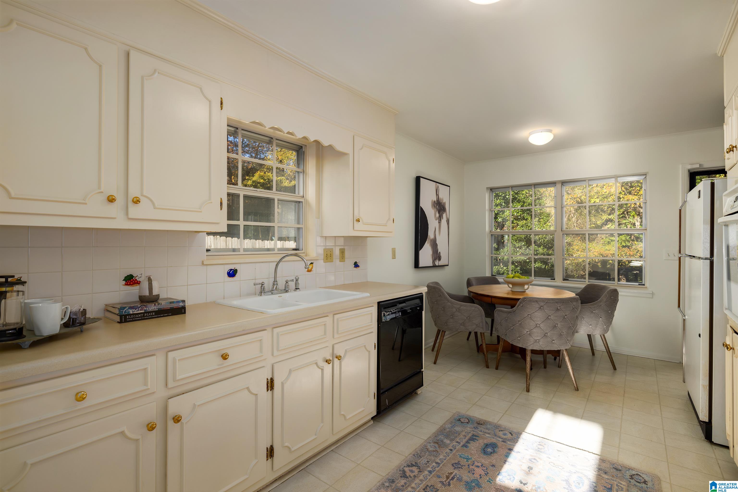 1325 Sumar Road Birmingham, AL 35213 - Photo 15 of 46