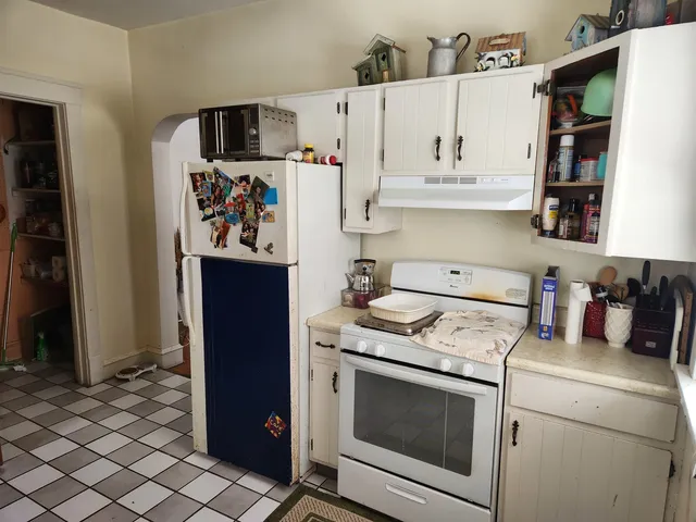 $220,000 | 807-809 West Wood Street, Bloomington, IL 61701