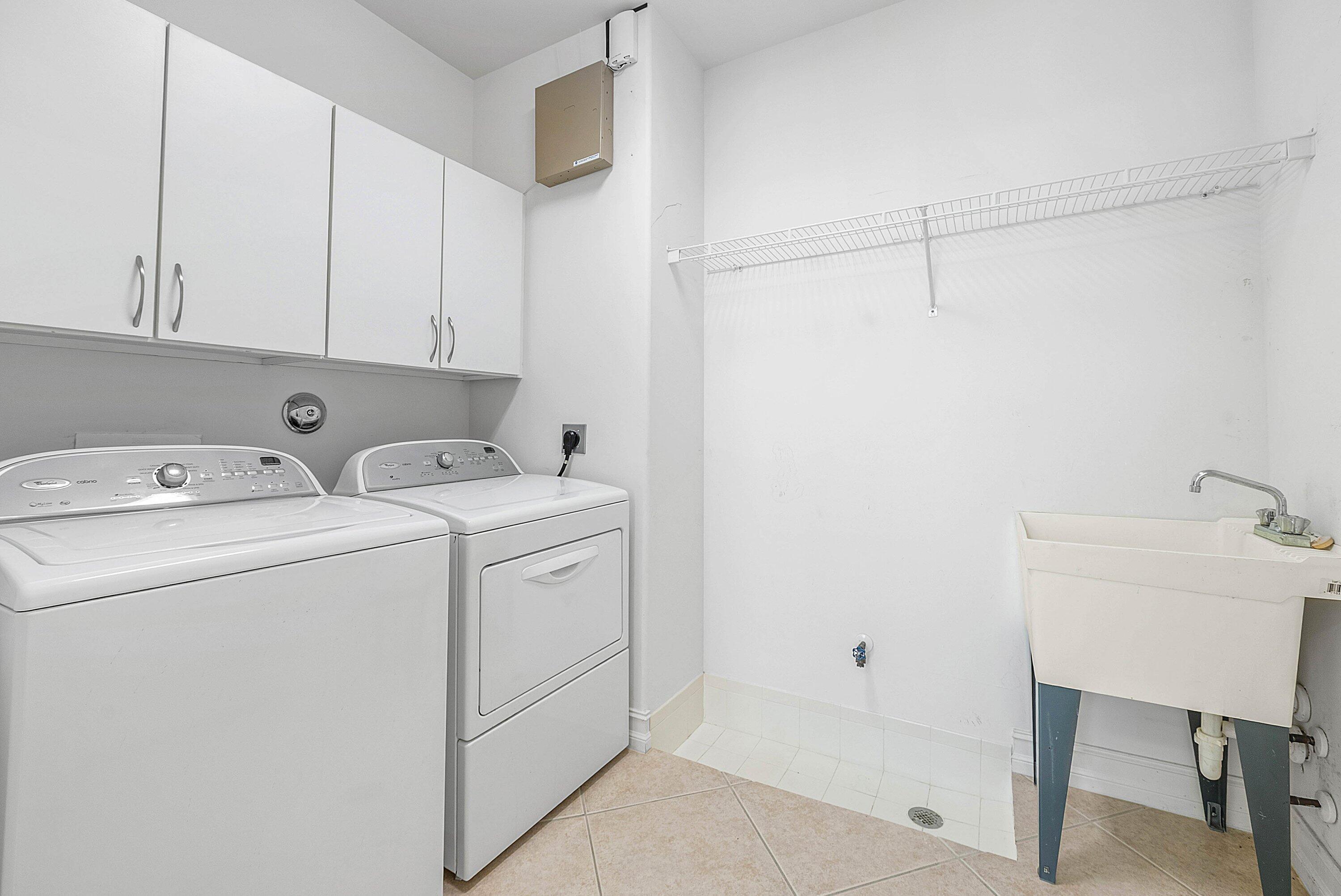 6197 Island Walk, Unit A Boca Raton, FL 33496 - Photo 24 of 51 Laundry Room