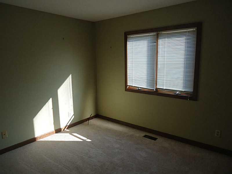 4285 West Reece Lane Columbus, IN 47201 - Photo 13 of 16 Gallery Image 13