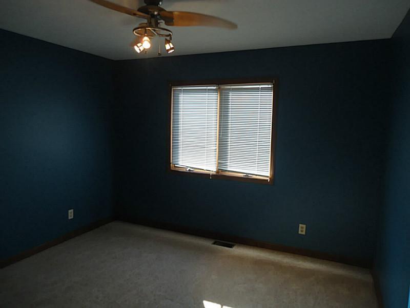 4285 West Reece Lane Columbus, IN 47201 - Photo 14 of 16 Gallery Image 14